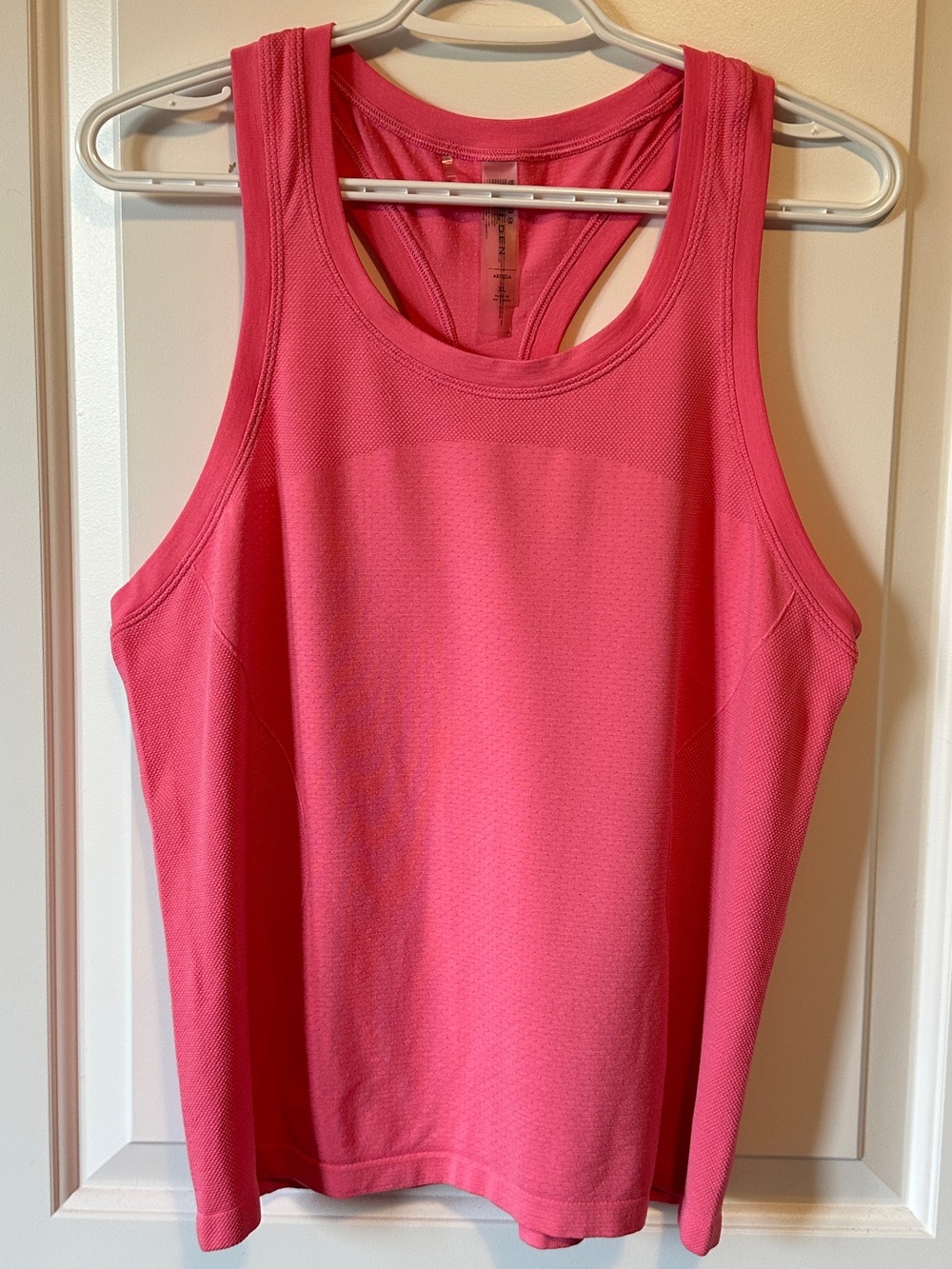 Aritzia Golden Bodylite Motion Tank - Dreamhouse Pink - sz XL